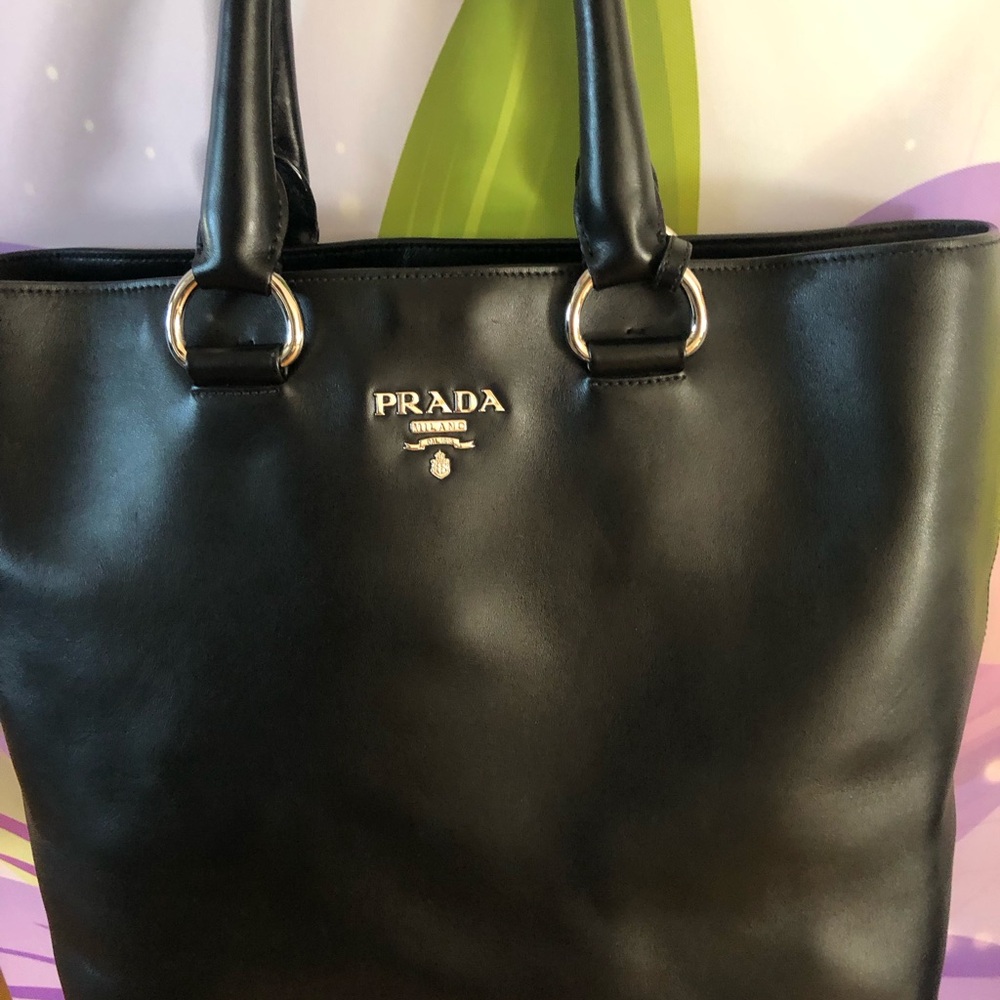 Chic Black Leather Tote Bag